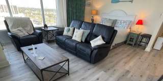 Oceanfront Corner View Condo - BEST VIEW & Wake up to the Oceanview from bed! DEPOSIT-FREE Renting option thru OBLIGO! Deposit Alternative available. Gallery 4