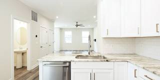 Pet-Friendly Fry's Spring Townhome Near 5th St Station Gallery 5