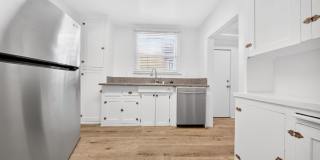 5225 De Longpre Ave. Gallery 19