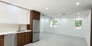 524 NE 65th St Gallery 6
