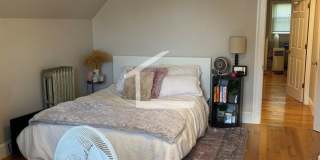 Modern Brighton 4-bed/2-bath with Deck Gallery 23