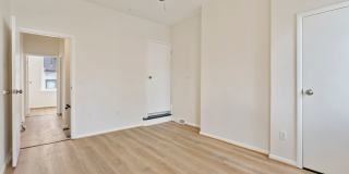Newly renovated 2 Bed, 1 Bath w/ Bonus Room, Central AC, Laundry - Available September 5th! Gallery 14