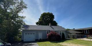 Charming 2 bedroom, 2 bathroom home located in East Peoria, IL. Gallery 1