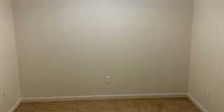 1104 Nicholas Cr. - B Gallery 13