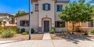 Charming 2 story 3 bed 3 bath in Peoria!! Tons of amenities!! Charming 2 story 3 bed 3 bath in Peoria!! Tons of amenities!! Gallery 1