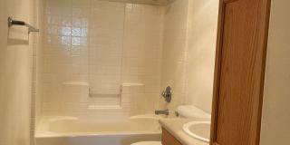 Two Bedroom 3 Bath Duplex-Townhouse in Southwest Medford Gallery 14