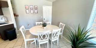 Luxurious Fully Furnished 3 Bedroom Home with Garage! Gallery 10