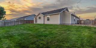 3 Bedroom, 2 Bath, 2-Car Garage with Room to Park Your Toys! Gallery 18