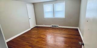 Large 2 bed 1 bath Duplex in Dundee! Gallery 17