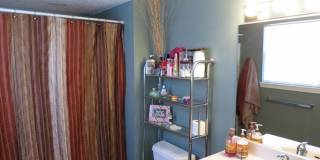 4BR/2.5BA House, 2-Car Garage - $2,100 *NO SMOKERS OR UNDERGRADS Gallery 13