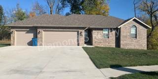 3 Bedroom Ozark Home Available! Great Neighborhood! Gallery 1