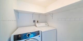 5415 Collins Ave Gallery 23