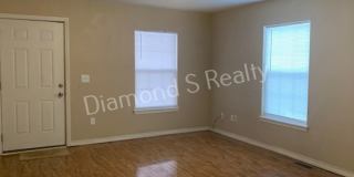3 Bedrooms / 1 Bath!  Cute and Charming Home Available Early May! Gallery 4