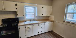Beaverdale! 2 Bedroom, 1 Bathroom home with detached garage Beaverdale! 2 Bedroom, 1 Bathroom home with detached garage Gallery 3