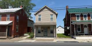 219 N QUEEN Street Gallery 1