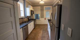 2 bed/1 bath, Single-family Home! Modern and spacious with off-street parking and a relaxing backyard Gallery 4