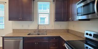 2 Bedroom, 2.5 Bath Tri-level townhouse in Signal Hill Gallery 17