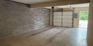 Tri level 2 bed, 2.5 bath Condo! Lakeridge School District. Gallery 20