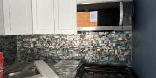 Charming 2BR Duplex in Newark 3 apts avaible Gallery 5