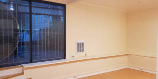 1542 Baker Street Gallery 12