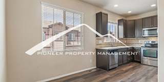 Low-Maintenance Living with Mountain Views! 3BR Townhome, 2-Car Garage & A/C Gallery 5