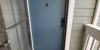 Bright & Updated 2Bd/1Ba Condo in Aurora Gallery 4