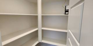 Newer4 Bedroom Town Home Gallery 15