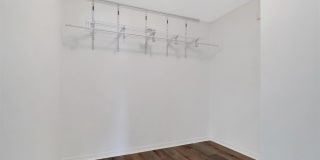 28 Easton St Gallery 12