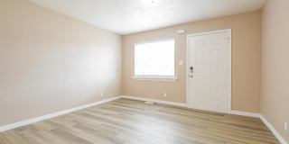 1994 Robin Lane North Gallery 1