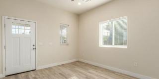 814 S 1st Avenue Gallery 25