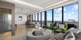 5875 Collins Avenue Gallery 37