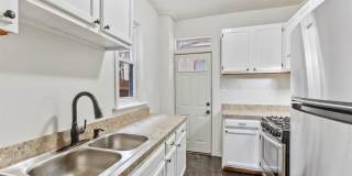 Bright 2 Bedroom, 1.5 Bath Home in Allison Hill! Gallery 9