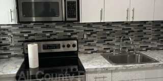 407 SE 3rd Ave. Gallery 1