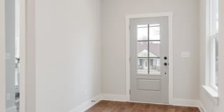 Beautiful Charlotte Park Townhome With Two Car Garage Gallery 13