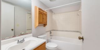 Spacious 3/3 townhome-style condo in Rockwood Villas with washer/dryer Gallery 32