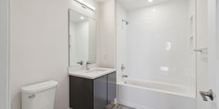 Graduate Pointe Gallery 148