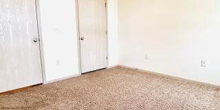 2 Bedroom Apartment, Great Location! Gallery 18