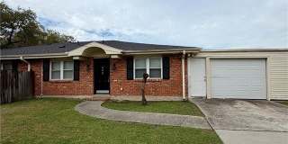 445 10TH Street Gallery 1