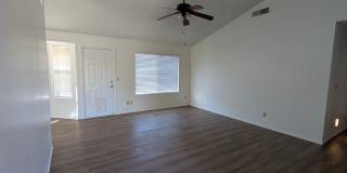 AVAILABLE NOW IN KYRENE AREA OF CHANDLER!!! Gallery 4
