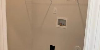 Room in 3 Bedroom Home at Revolutionary Trl Gallery 6