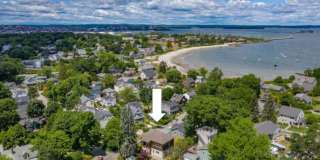 Stunning 4 Bed 2.5 Bath Steps from Willards Beach UNFURNISHED Gallery 43