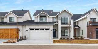 3 Bedroom 2.5 Bathroom Townhouse in SpurWing Gallery 1