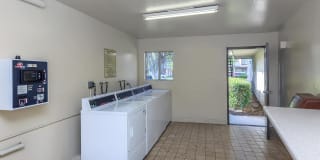 Ridgewood Village Apartment Homes Gallery 28