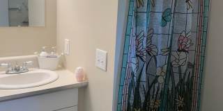 Beautiful 5 bed/2 bath house Gallery 1