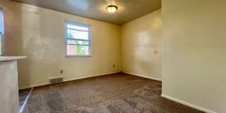 Amazing 2 BR Apartment at Regency Place! Great Plum Location! Central A/C & MORE! CALL TODAY! Gallery 2