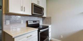 2227 NE 3rd Avenue Gallery 8