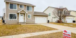 Fully remodeled 3 bedroom home in Waukee with a Finished Basement. Gallery 1