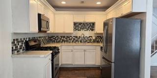 Beautiful townhome Gallery 9