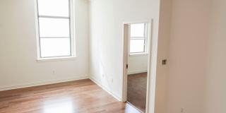 1300-6 CHESTNUT Street Gallery 15