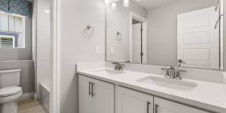 Beautiful Home in Commerce City! Gallery 11